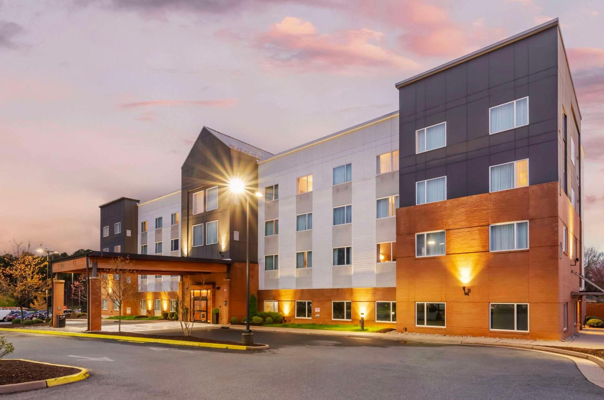 Country Inn & Suites By Radisson, Charlottesville-Uva, Va Dış mekan fotoğraf